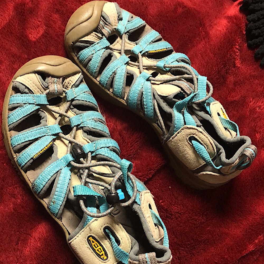Keen kids waterproof shoes Turquoise. Size US2/EU 34